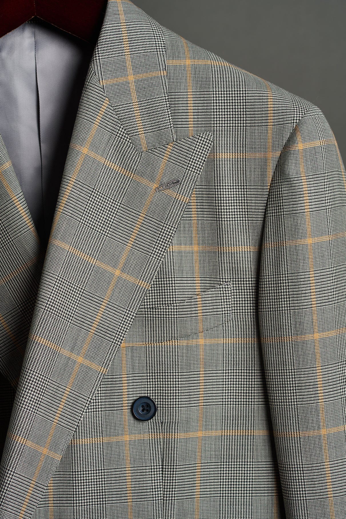 4-Season Super 140s Glenplaid Suit - Image 5