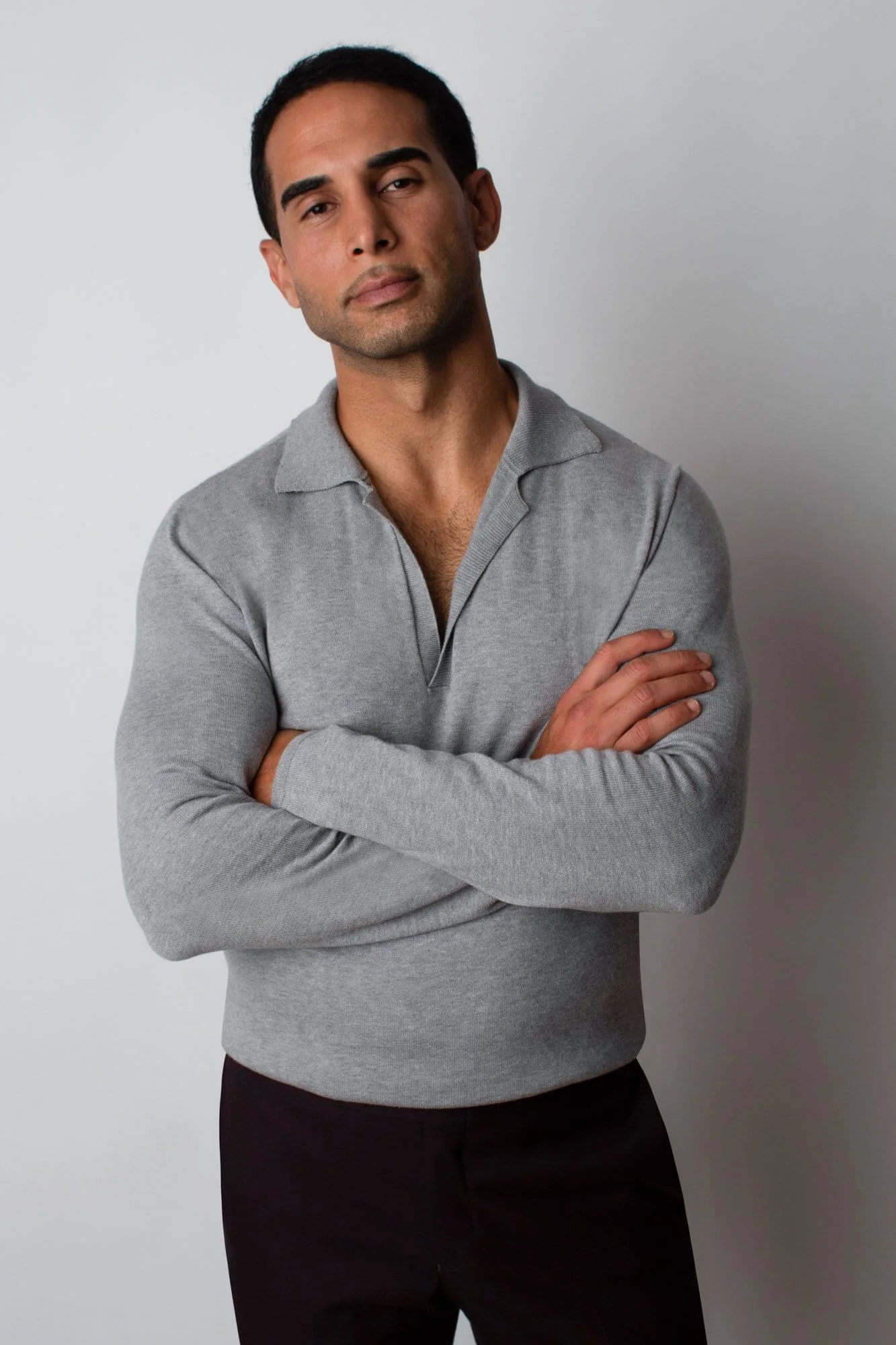 Richard Long-Sleeve Cotton V-Neck Polo - Image 12