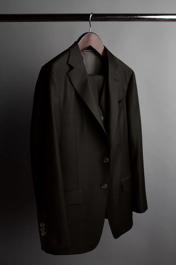 4-Season Classic Suit - Image 12