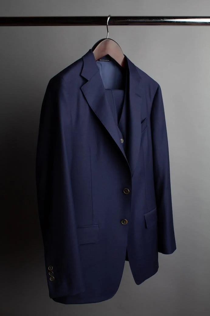 4-Season Classic Suit - Image 3