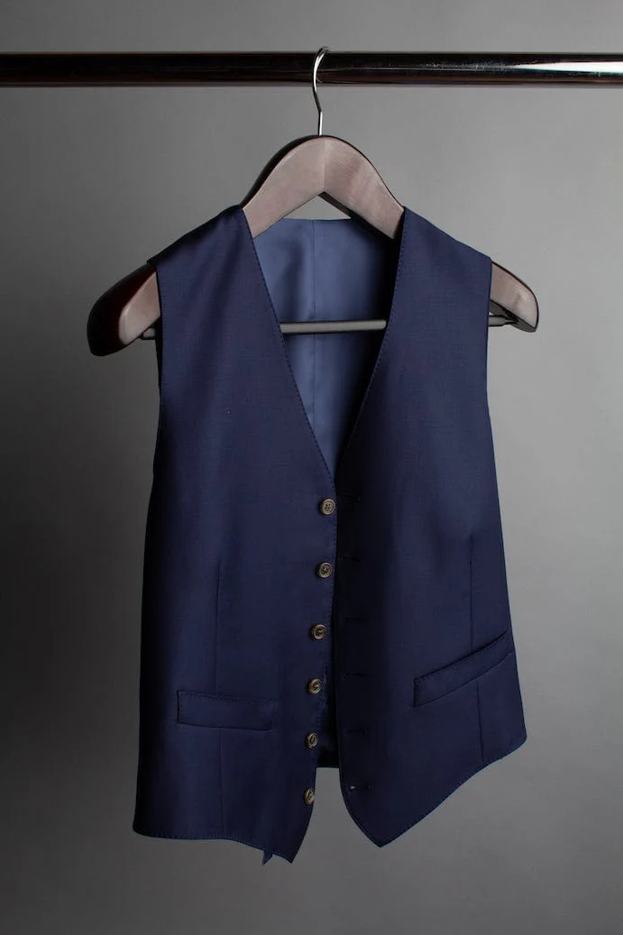 4-Season Classic Suit - Image 8