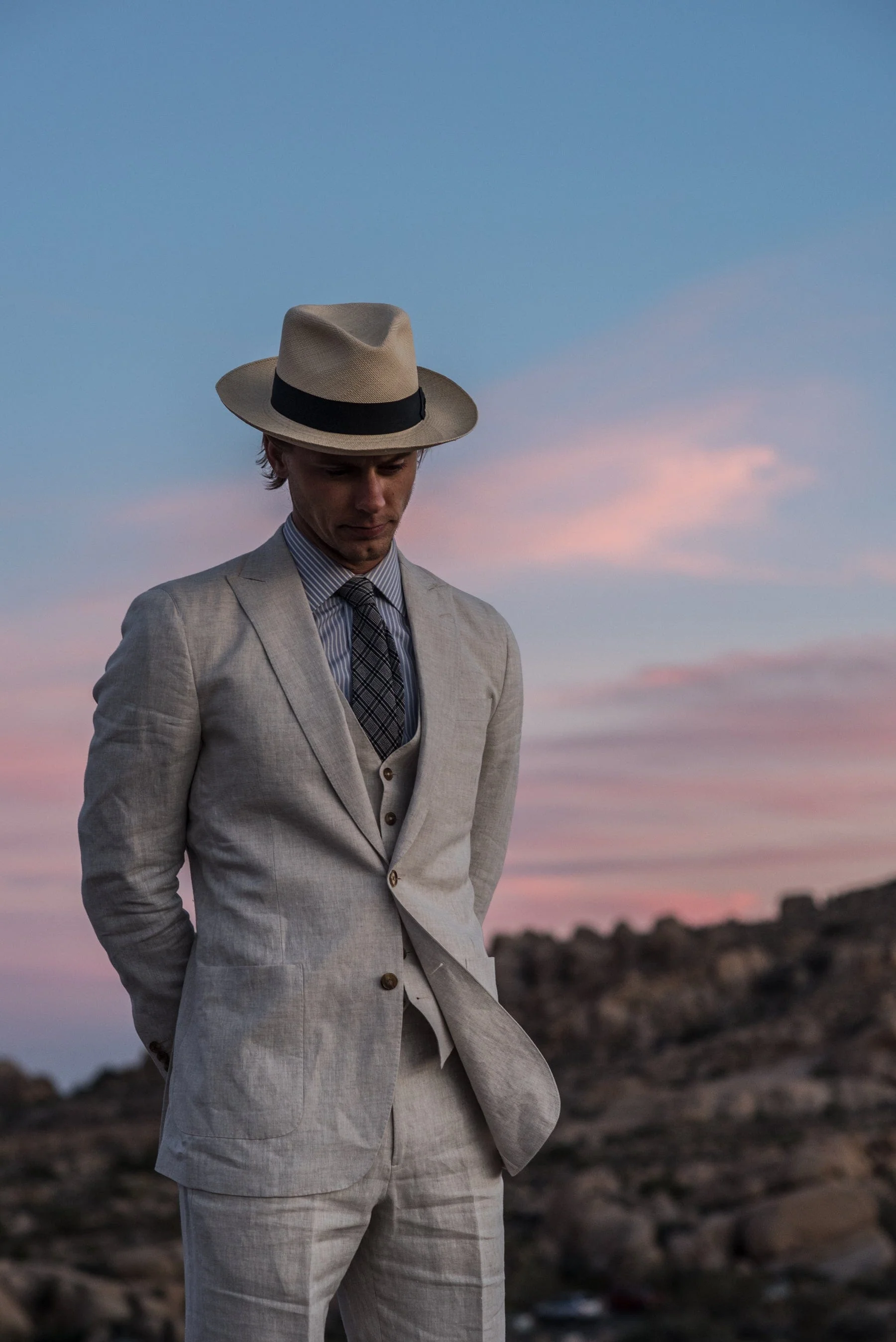 Linen Suit - Image 27