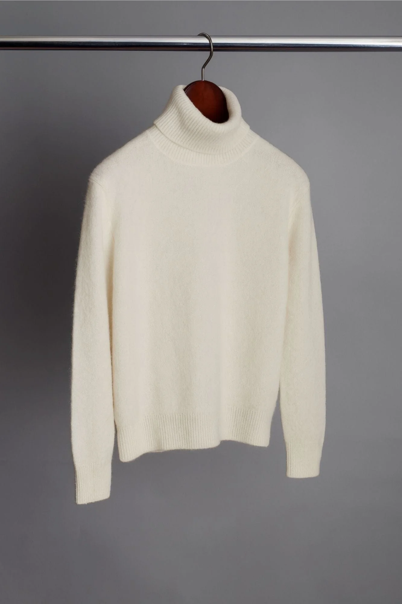 Made-to-Measure Cashmere Turtleneck Sweater - Image 6
