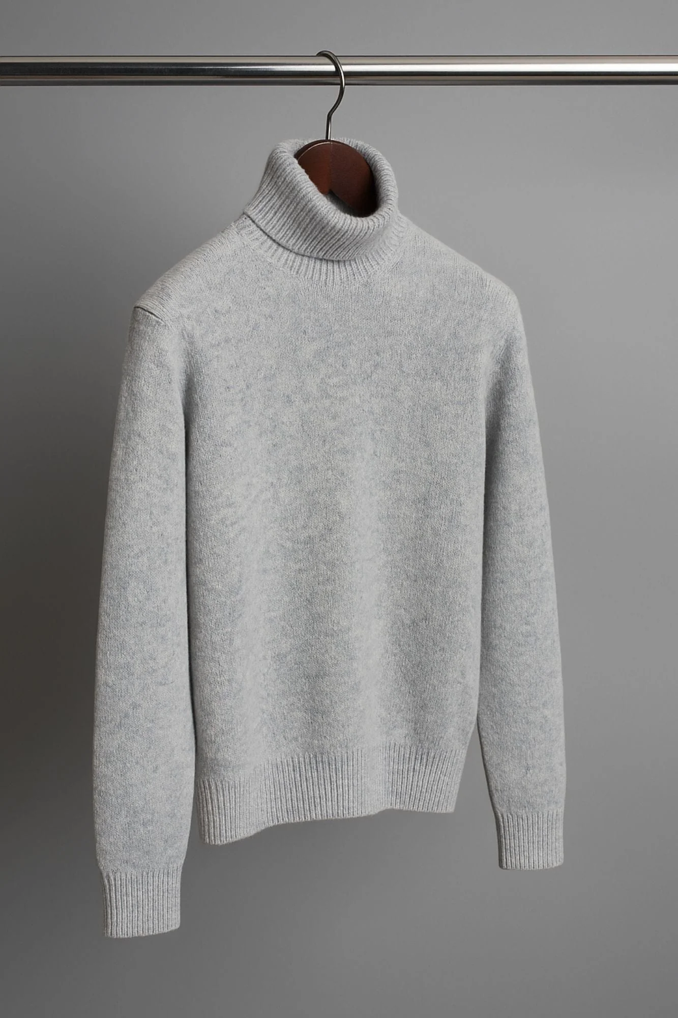Made-to-Measure Cashmere Turtleneck Sweater - Image 7