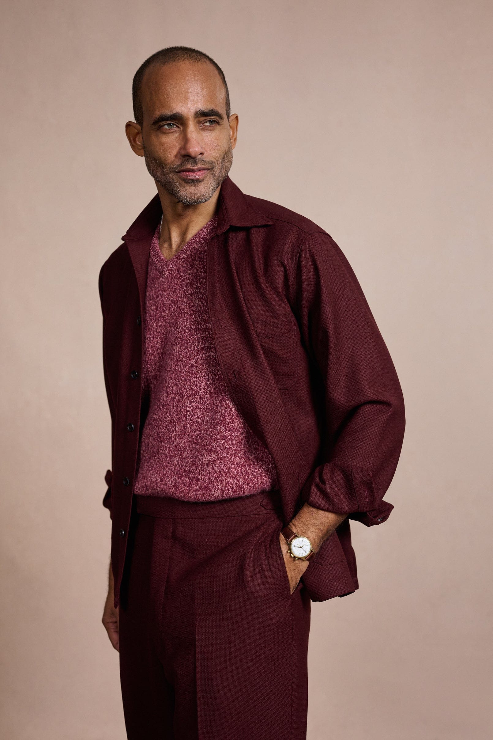 Made-to-Measure Cashmere V-Neck Sweater Vest - Image 10