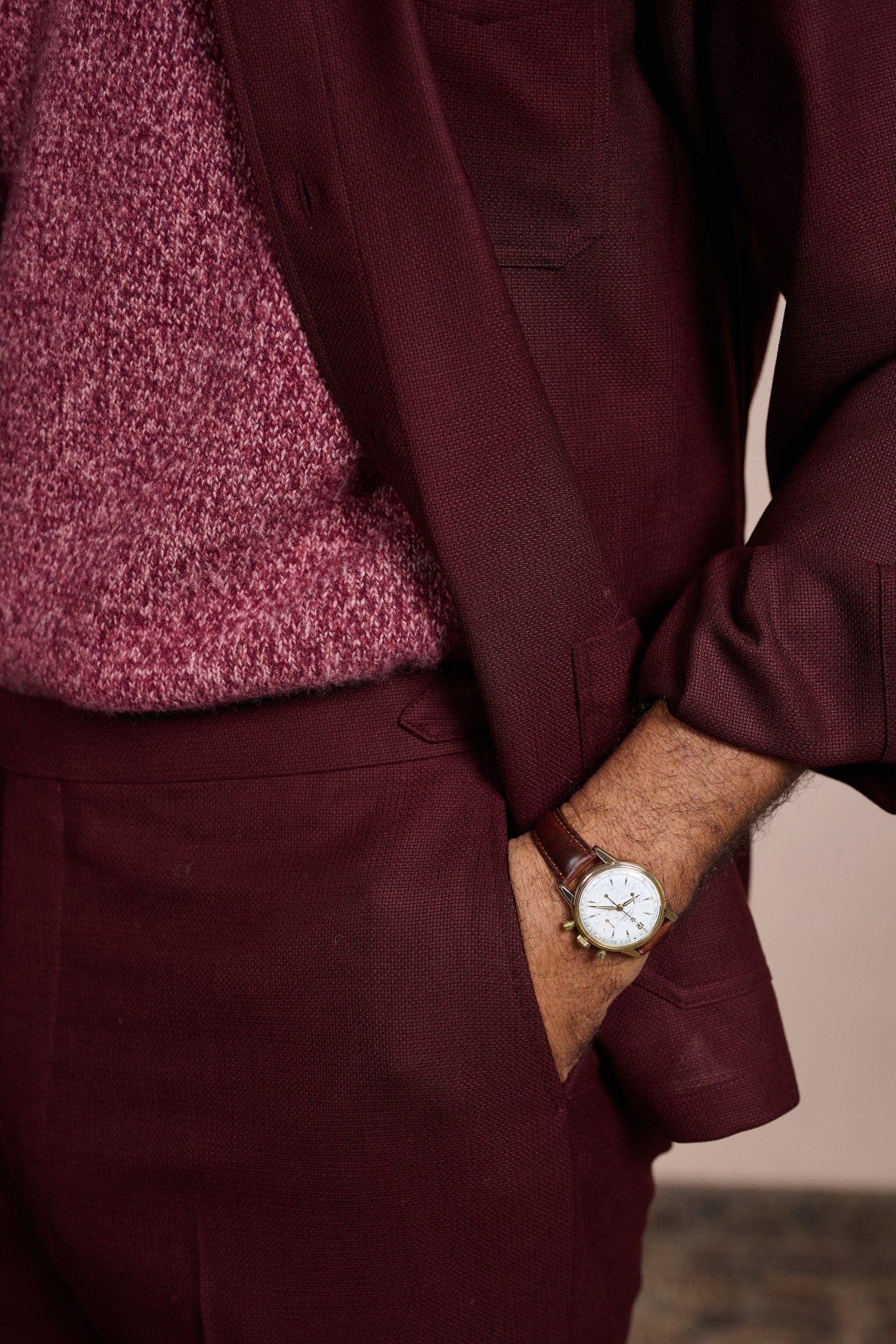 Made-to-Measure Cashmere V-Neck Sweater Vest - Image 11