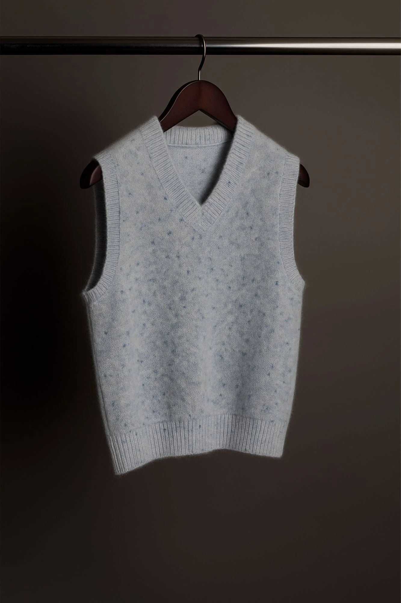 Made-to-Measure Cashmere V-Neck Sweater Vest - Image 13