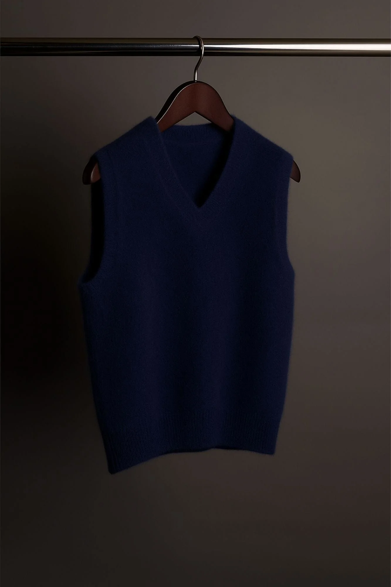 Made-to-Measure Cashmere V-Neck Sweater Vest - Image 8