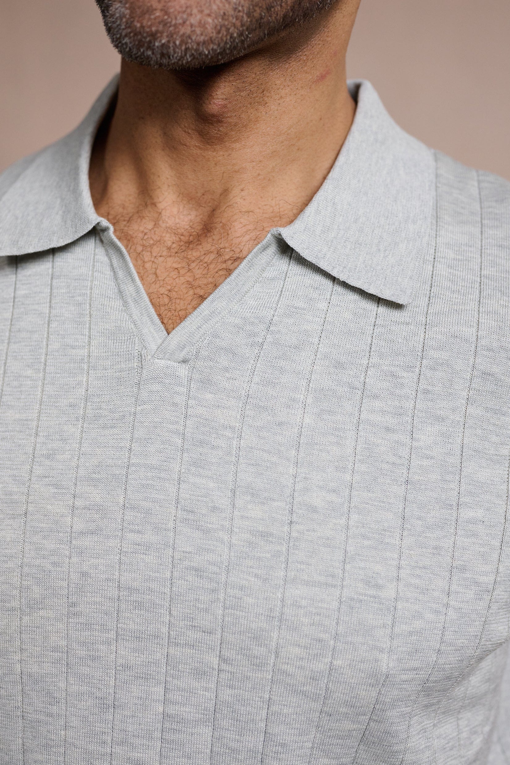Made-to-Measure Cotton & Silk V-Neck Polo - Image 11