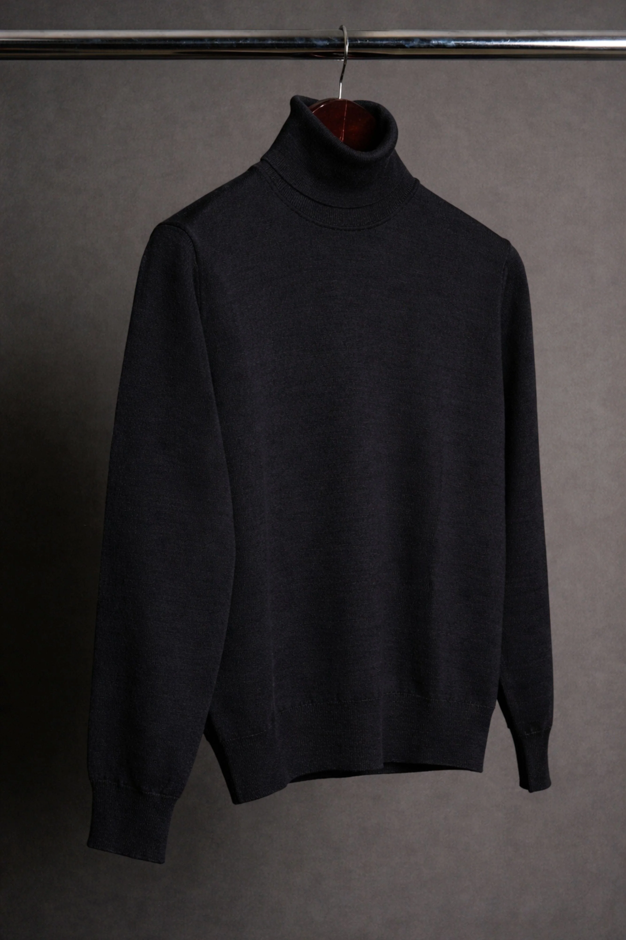 Made-to-Measure Wool & Cashmere Turtleneck - Image 7