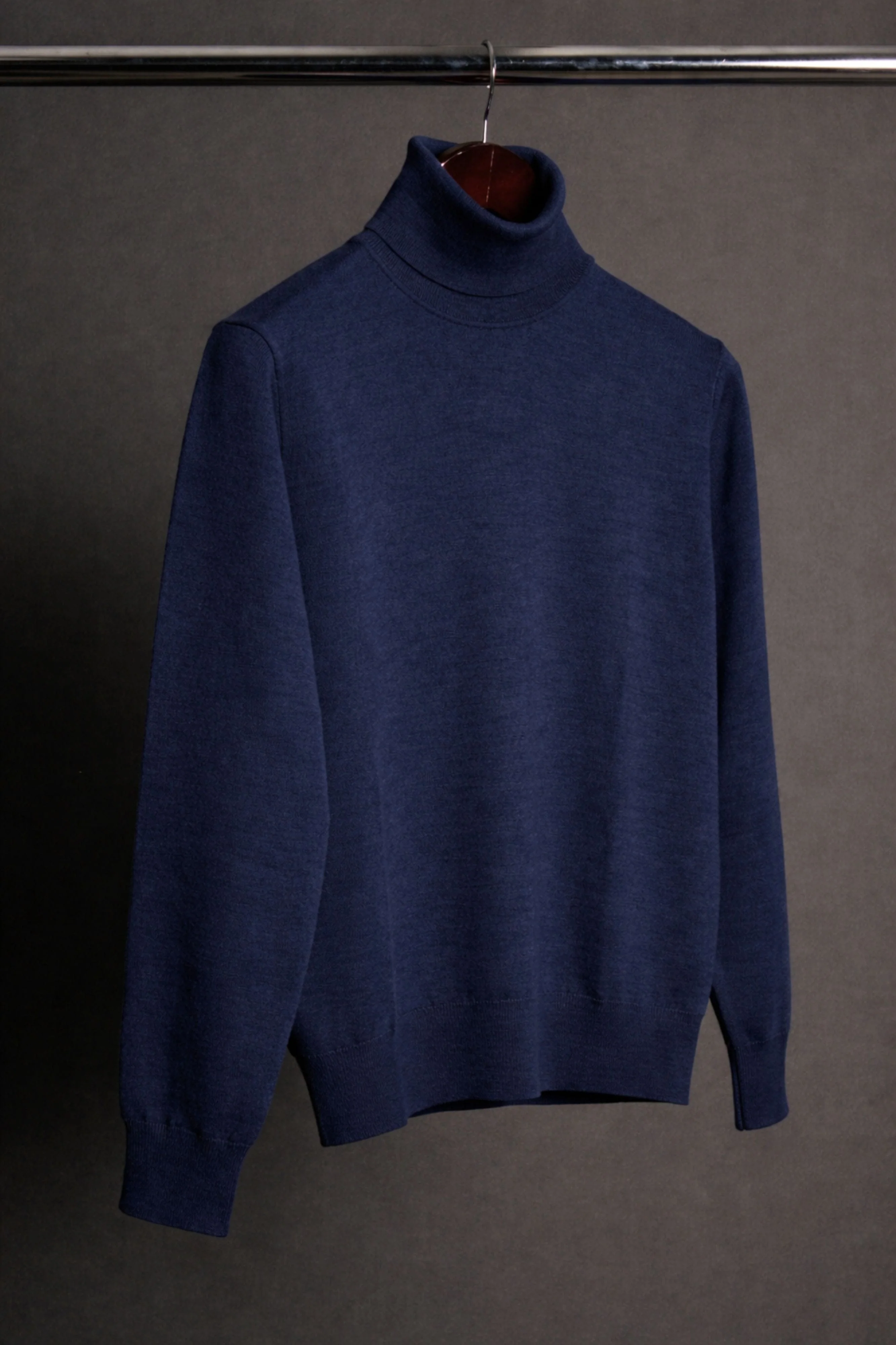Made-to-Measure Wool & Cashmere Turtleneck - Image 9