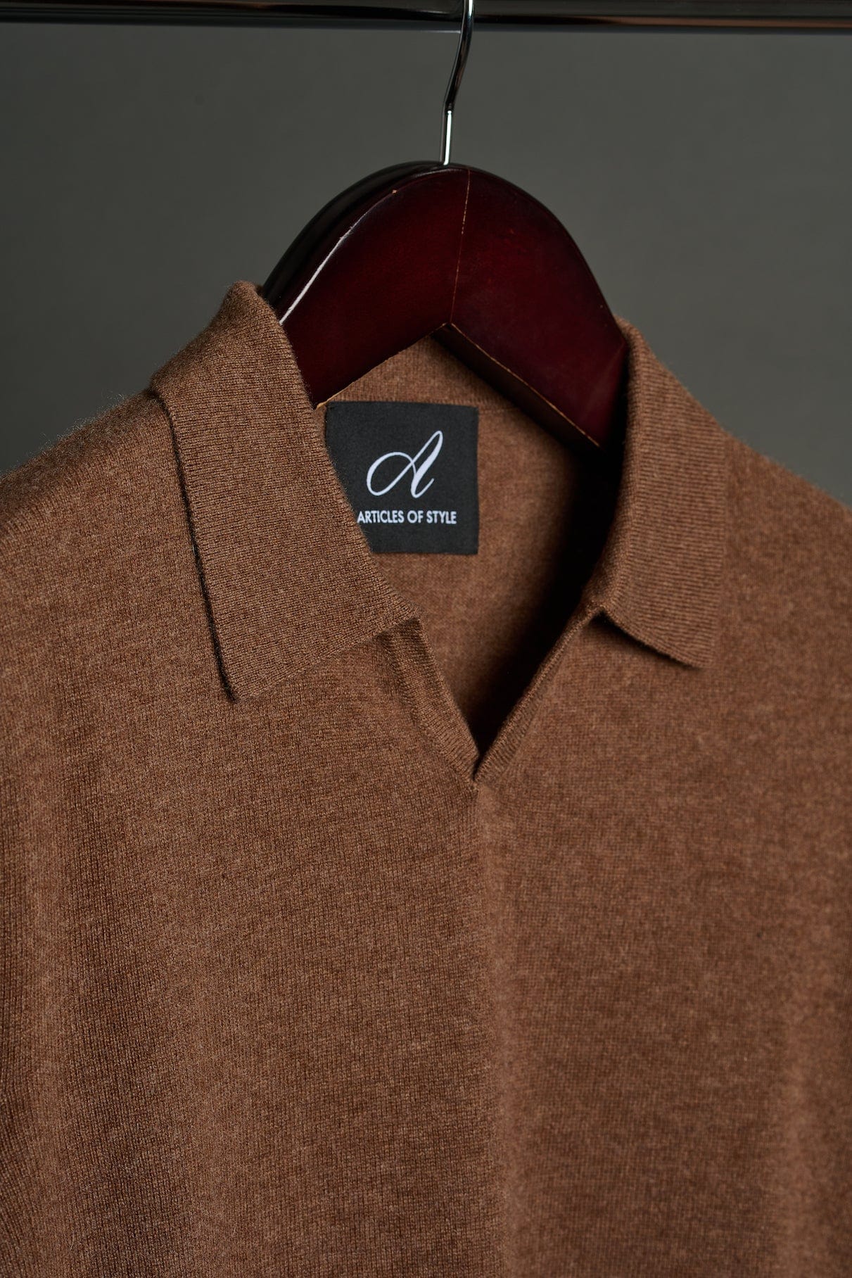 Made-to-Measure Wool & Cashmere V-Neck Polo - Image 4