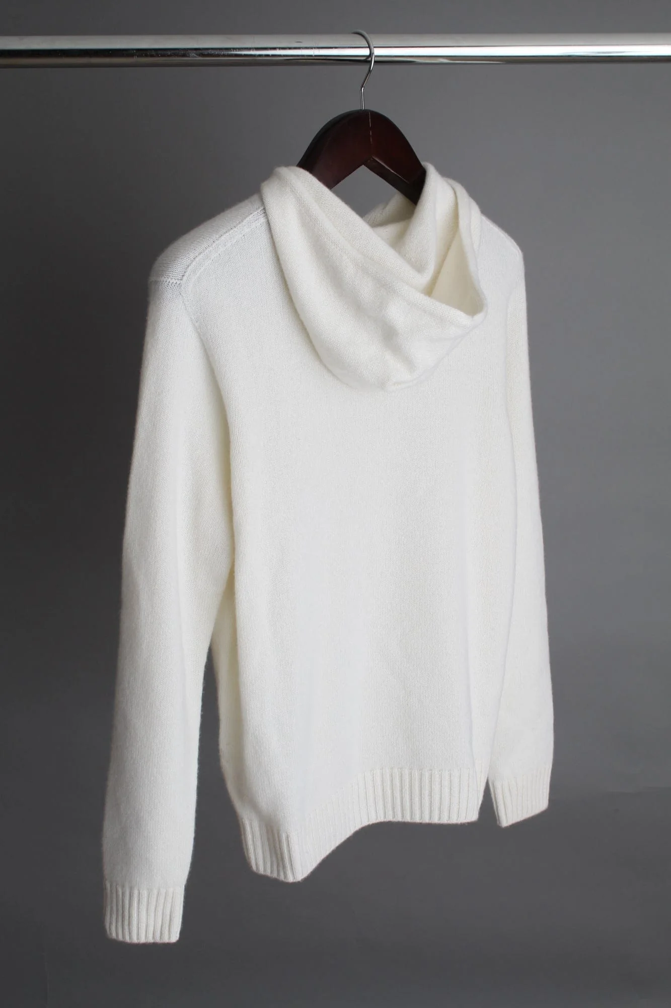Soho Cashmere Hoodie - Image 9