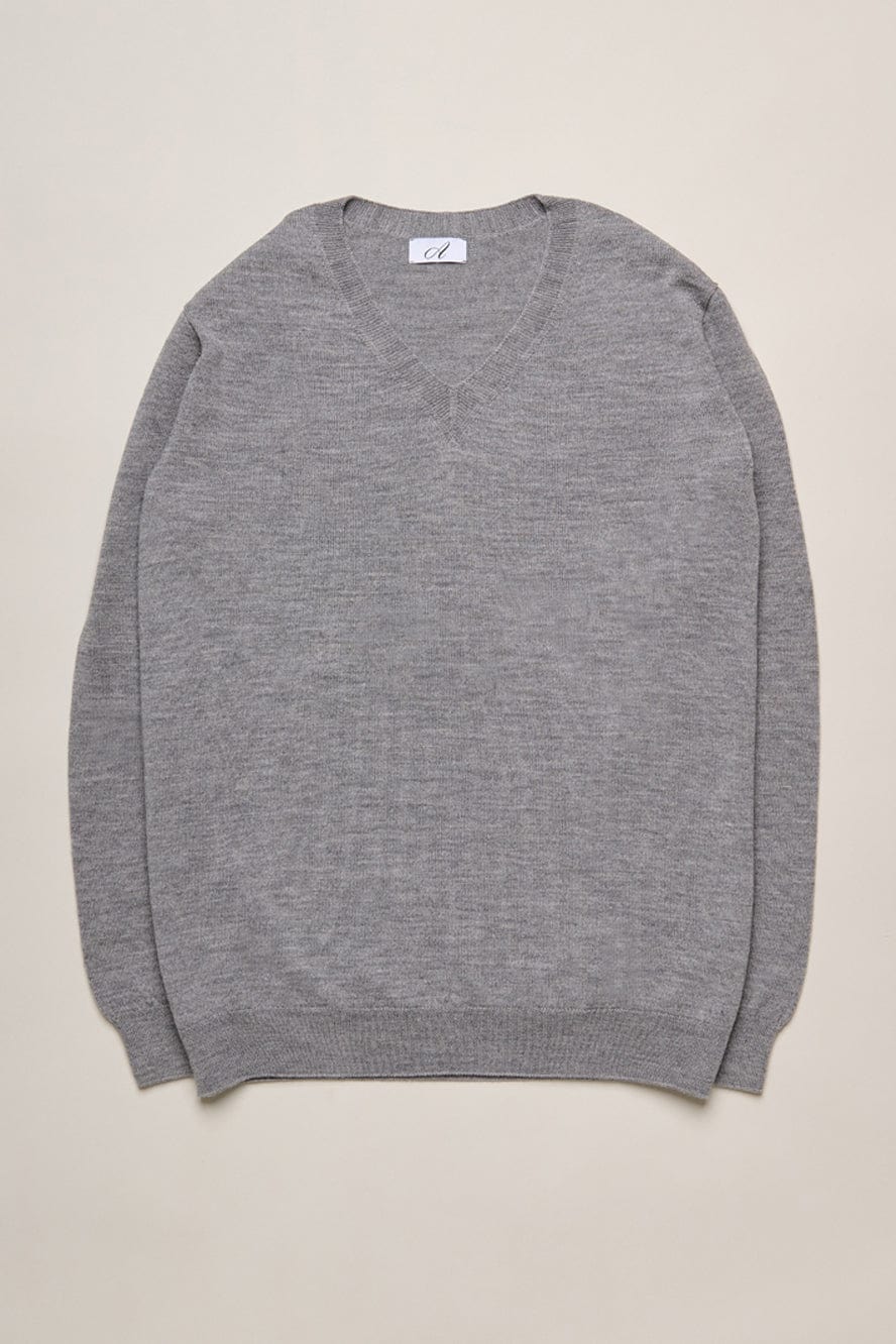 Totman Fine Merino V-Neck Sweater - Image 12