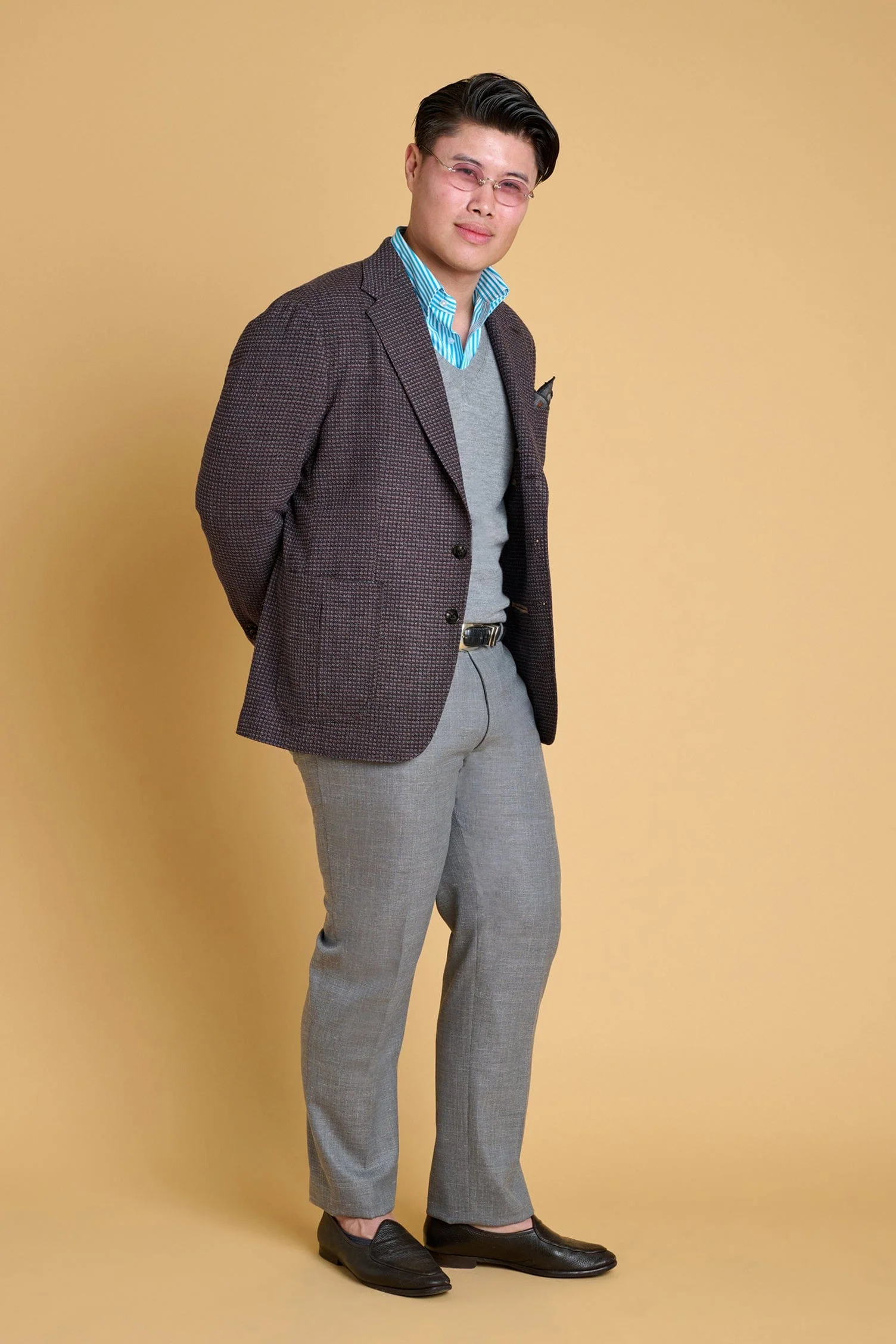 Totman Fine Merino V-Neck Sweater - Image 17