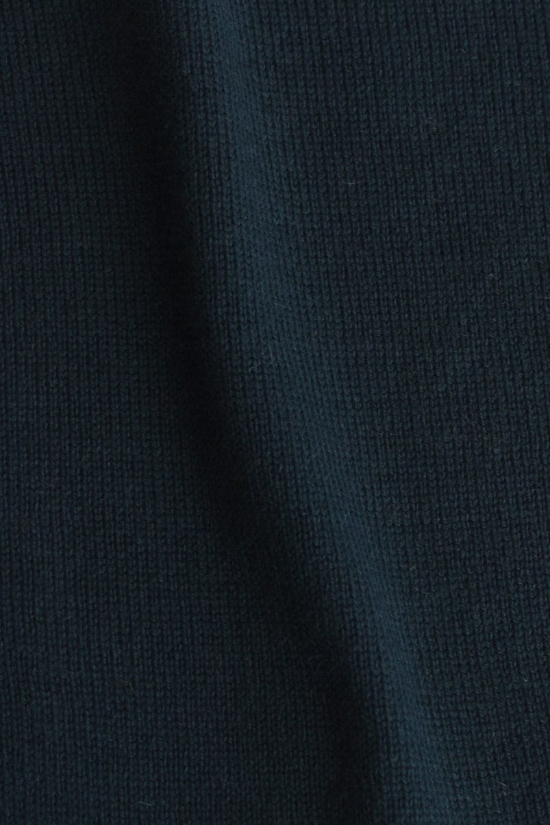 Totman Fine Merino V-Neck Sweater - Image 23