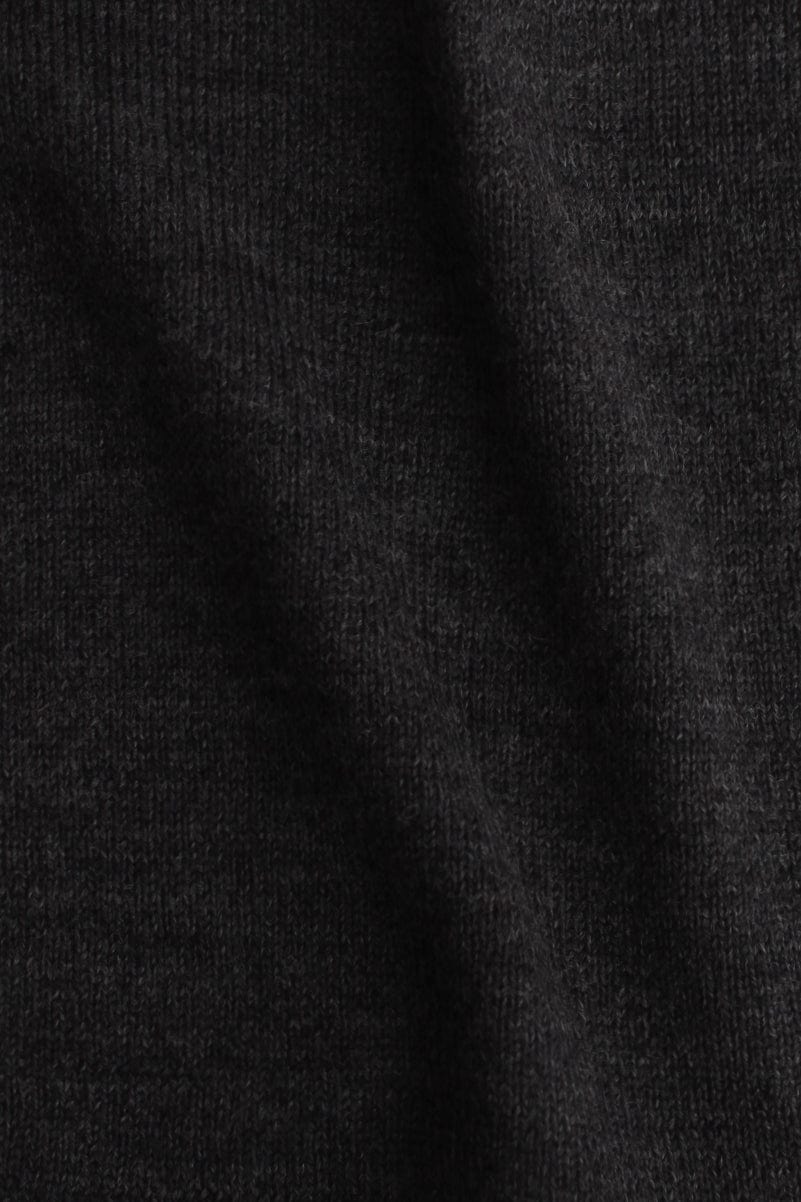 Totman Fine Merino V-Neck Sweater - Image 29
